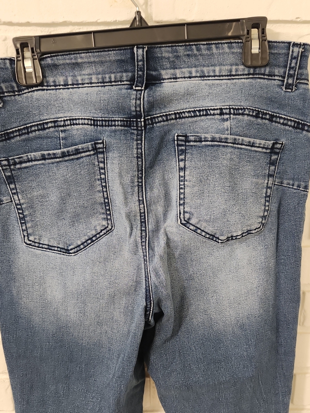Earl Capri Jeans Blue Cropped Denim with Stud Trim - Picture 5 of 9